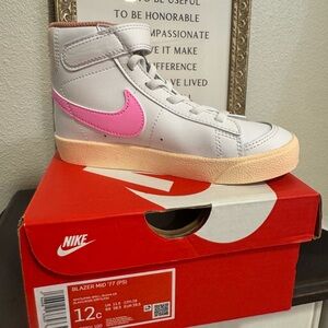 Nike Kids Blazer Mid '77 High Top Sneakers White with Pink Swoosh and Cream Sole